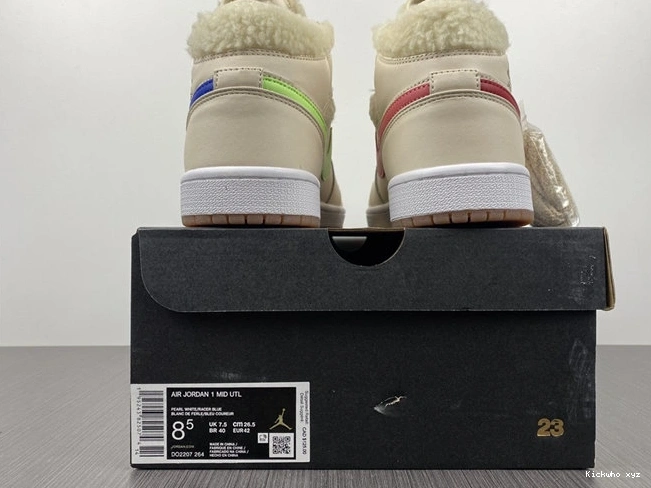 Jordan1 SunProtective 3701 Pearl White Fleece Mid DO2207- 1024